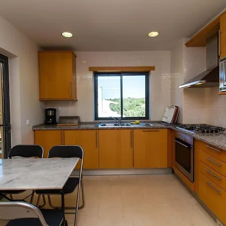 Corcovada - Pool View & Location & Albufeira